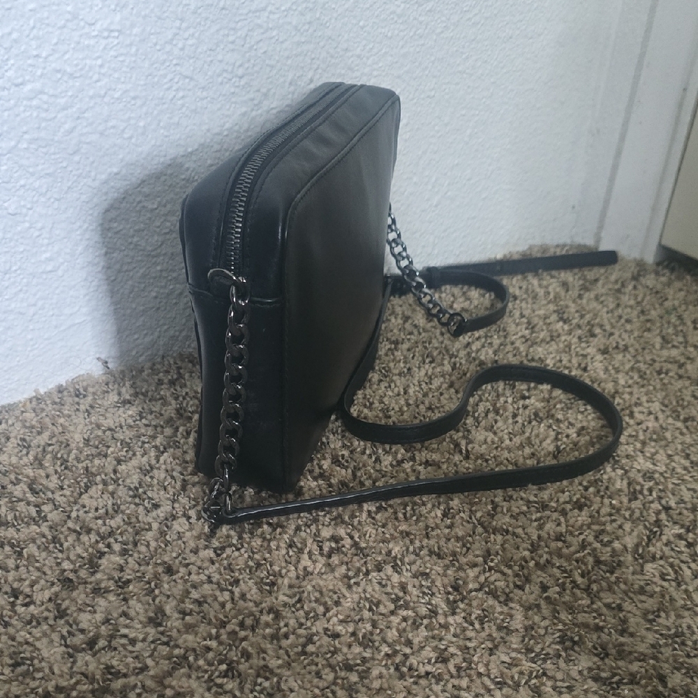 Michael Kors Black Diamond Quilted Crossbody Bag W/ Gunmetal Hardware (EUC)🩶🖤 - Picture 10 of 13